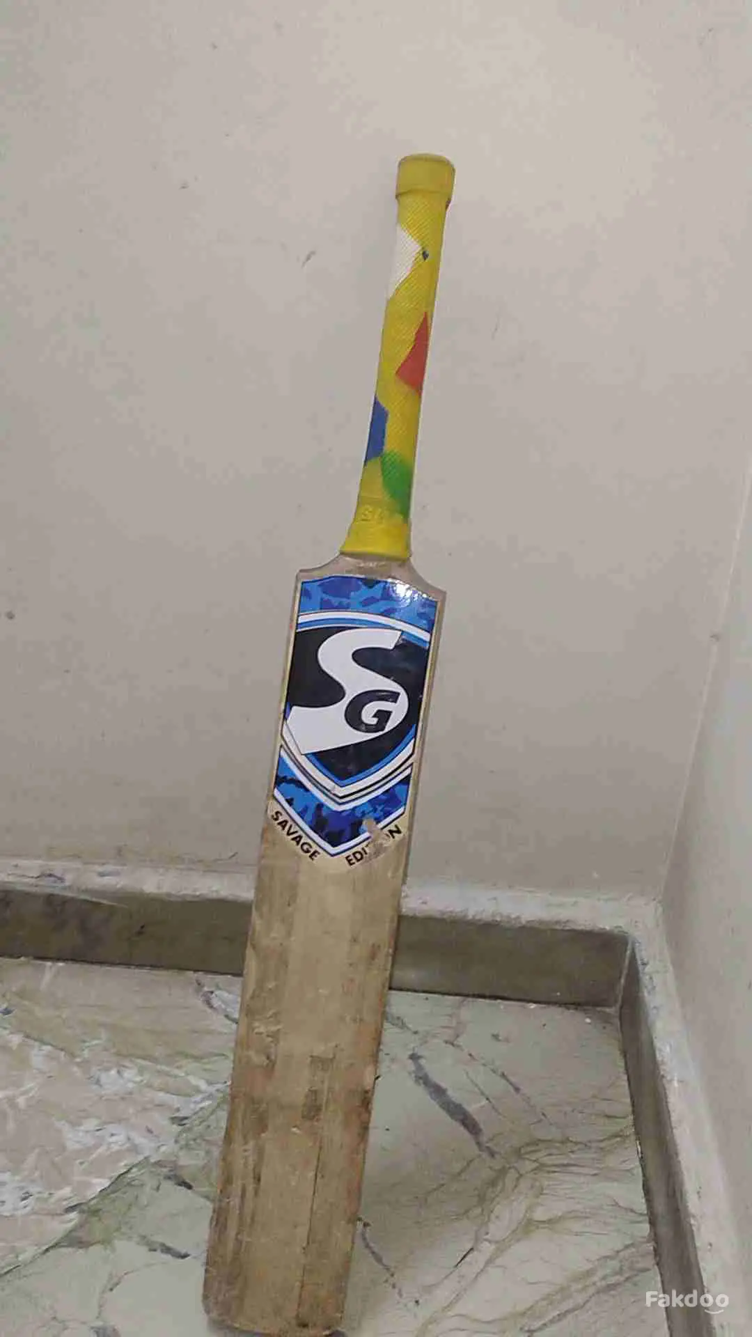 SG CRICKET BAT (full leather) in good condition ve