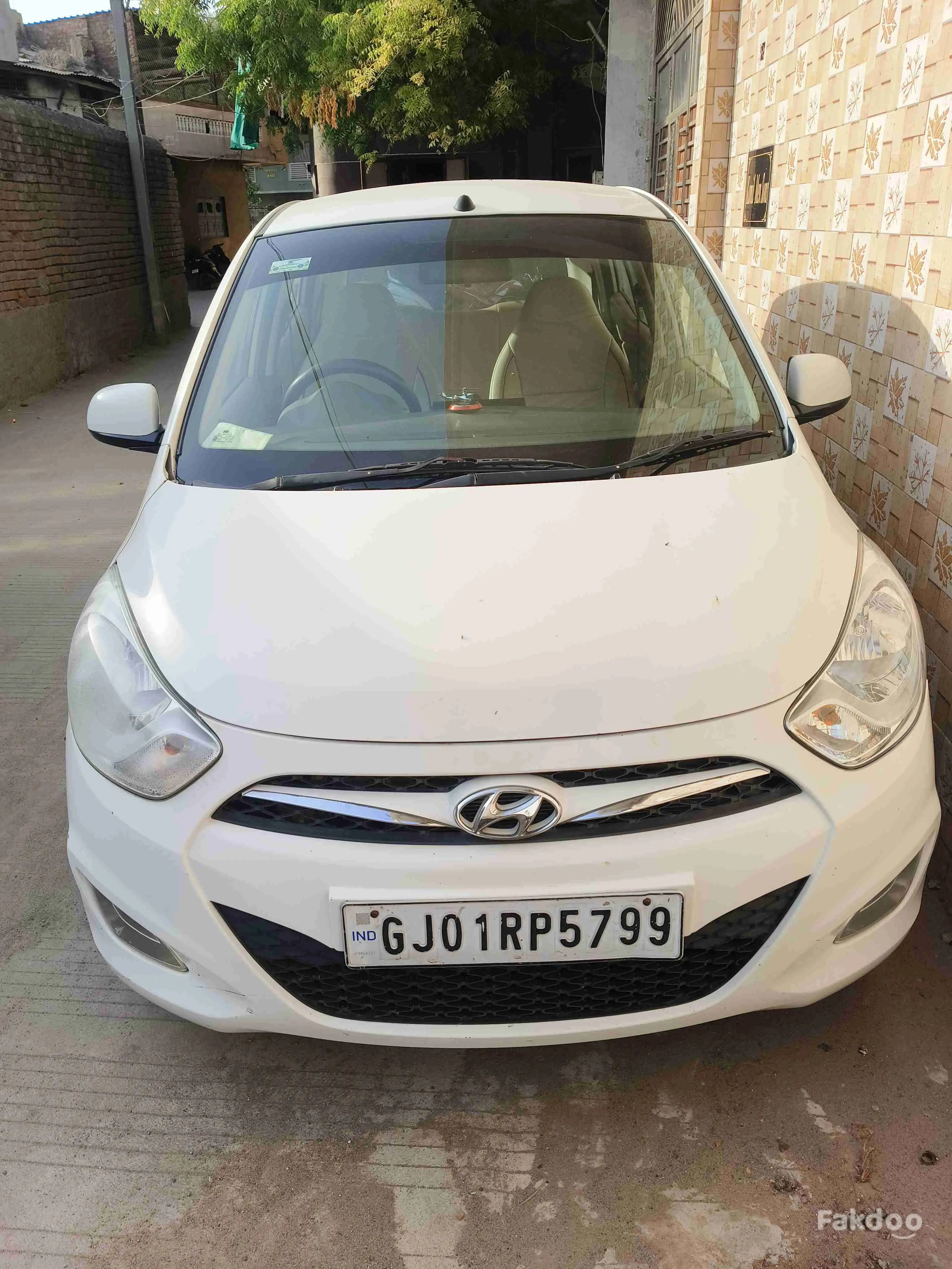 i 10 sportz 2016 model cng