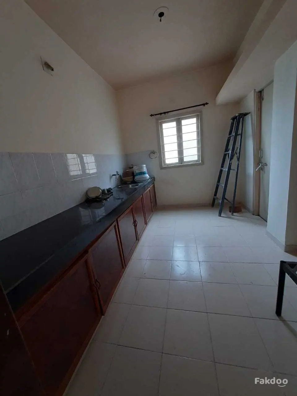 2 BHK Semi Furnish Flat For Rent Shyamal - Photo 9 - Ahmedabad - Thumbnail