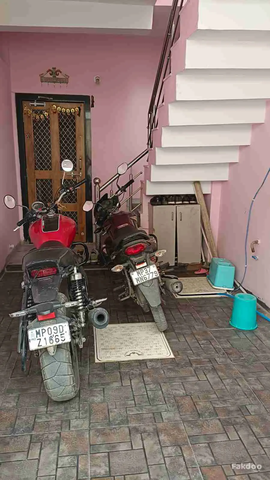 mkan Bevhna hai