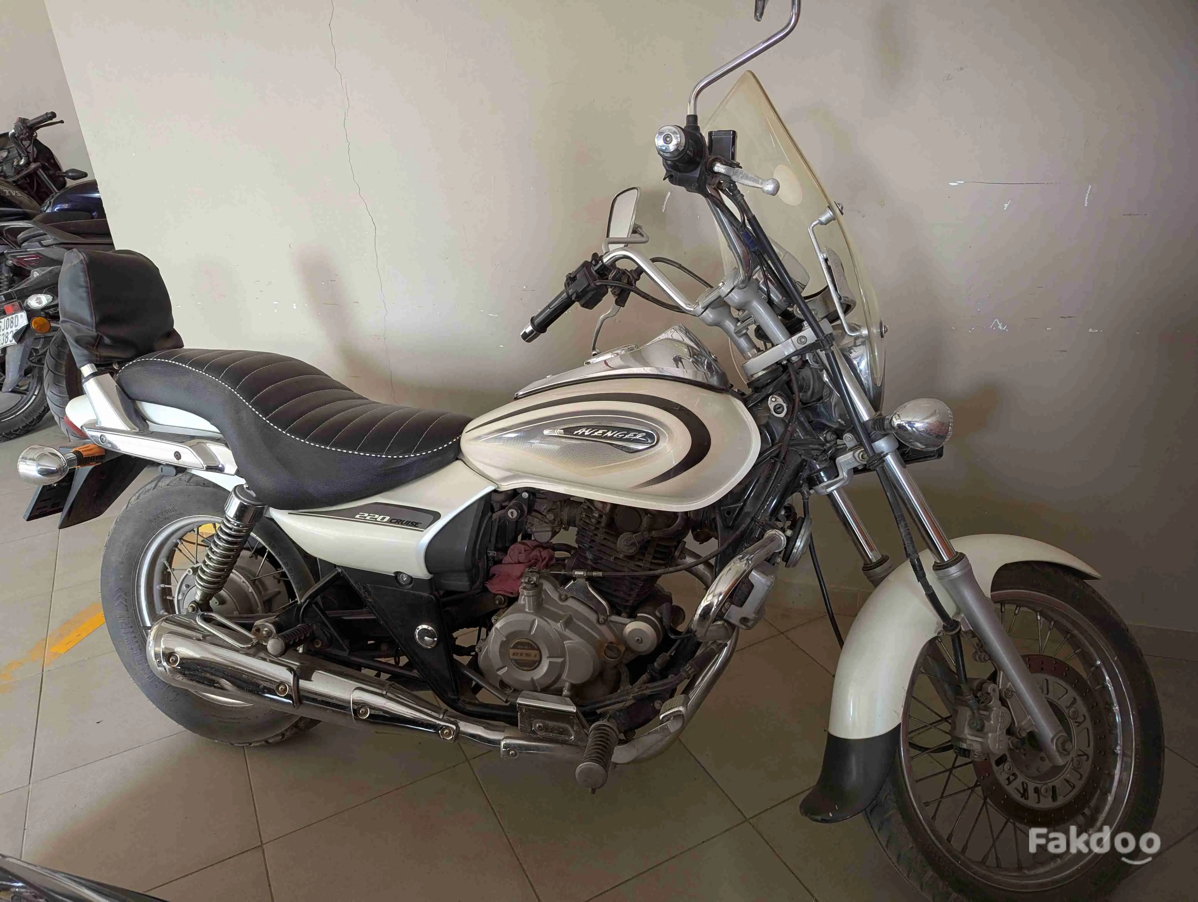 Bajaj Avenger 220cc