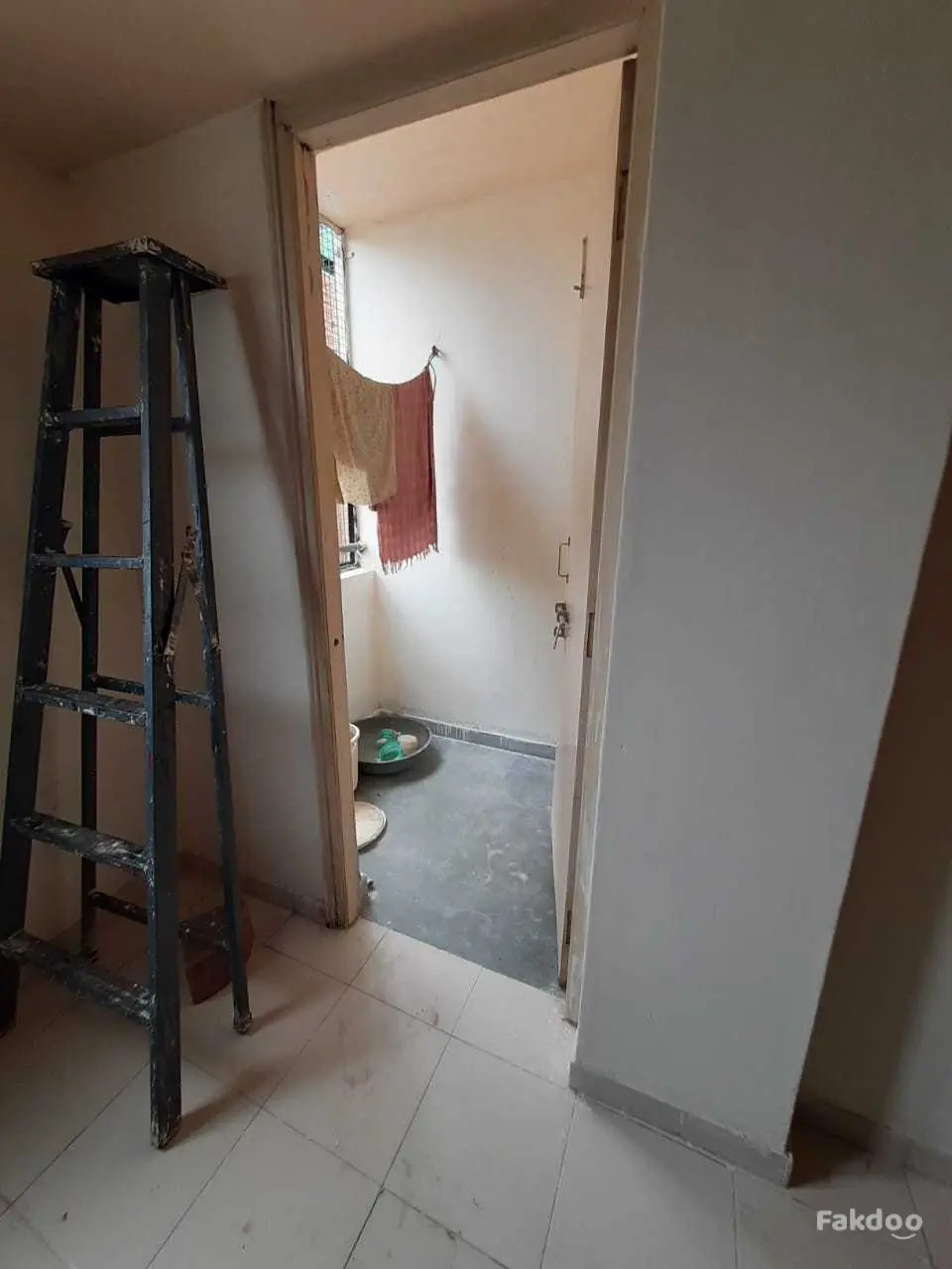 2 BHK Semi Furnish Flat For Rent Shyamal - Photo 8 - Ahmedabad - Thumbnail
