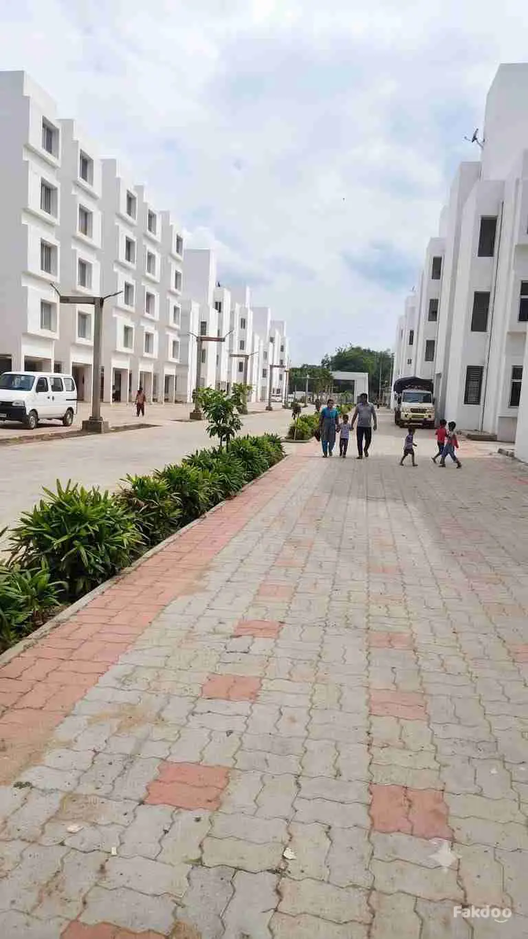 Buy Used 1 BHK Flat in Ahmedabad, Gujarat - Fakdoo - 9 - Thumbnail