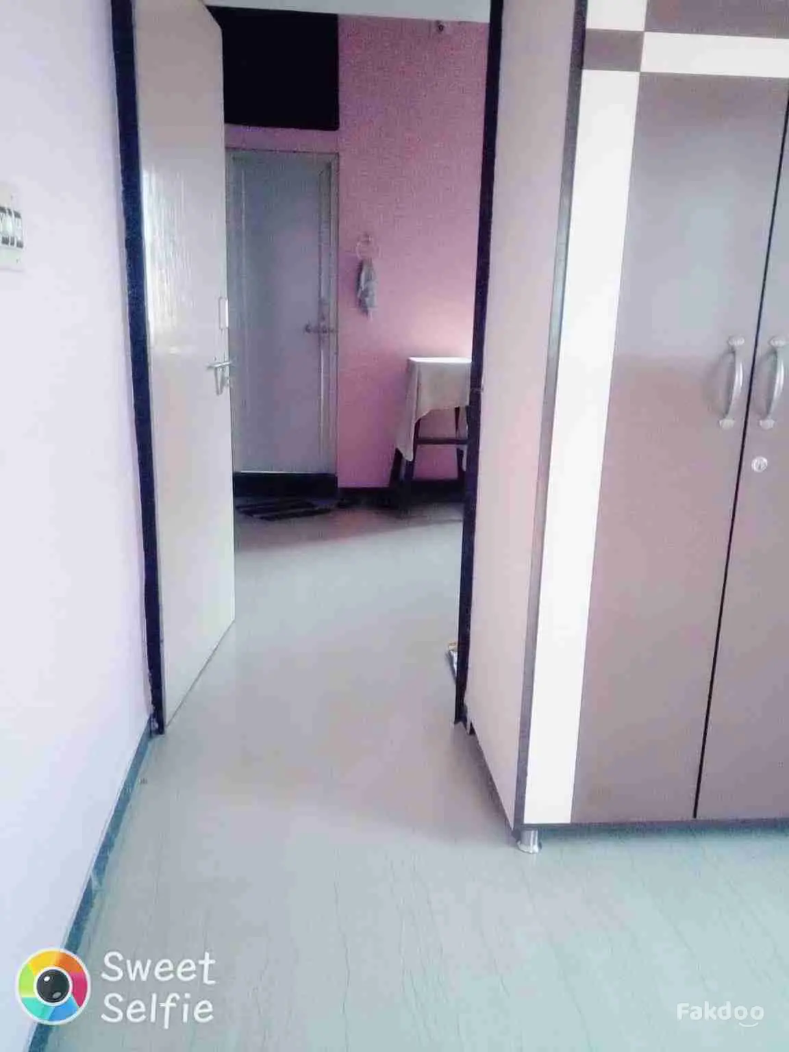 no kitchen no meal only room 2 boys room share