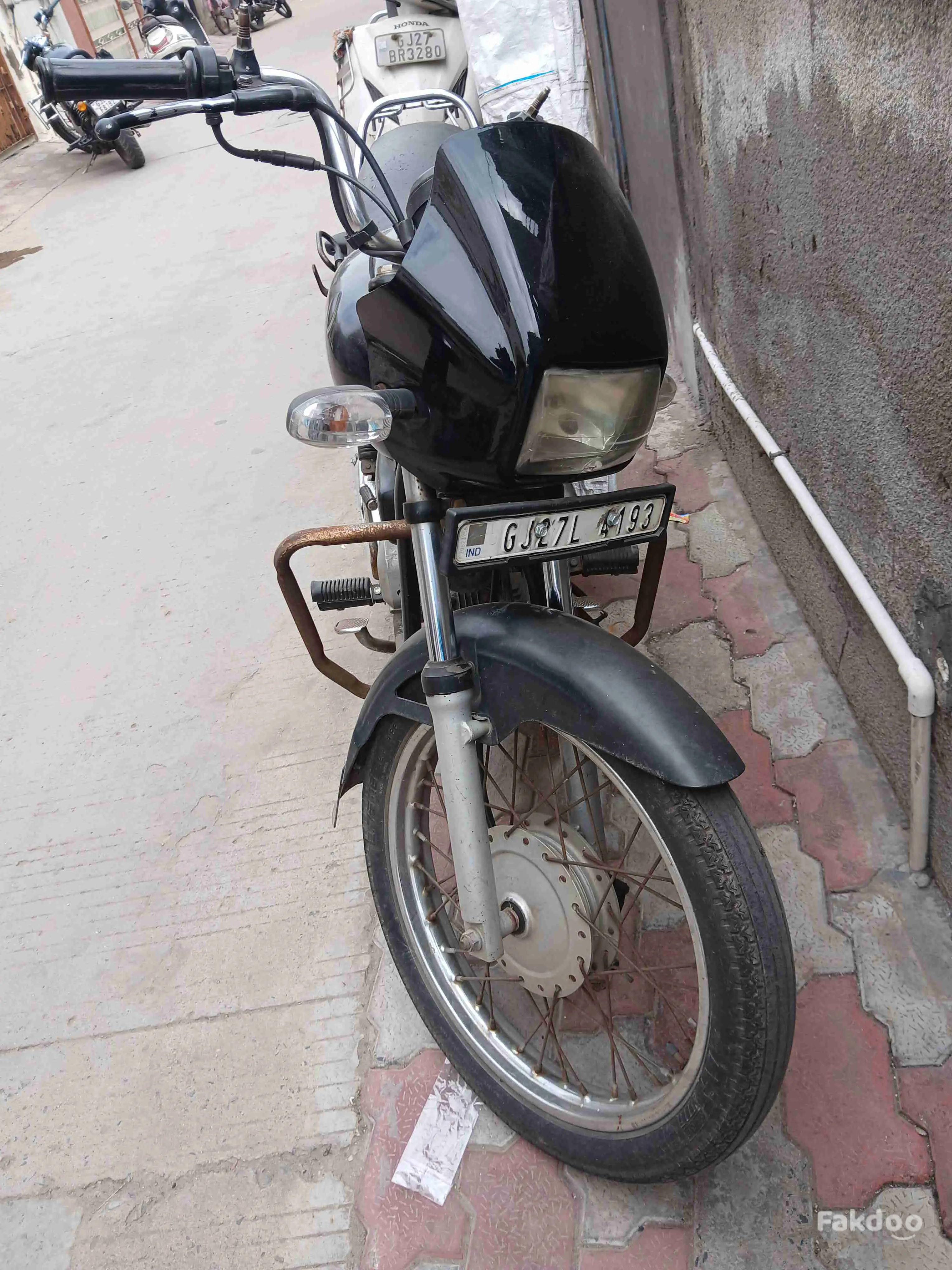 i have to sell use bike in Odhav, Ahmedabad, Gujarat - Fakdoo - 3 - Thumbnail
