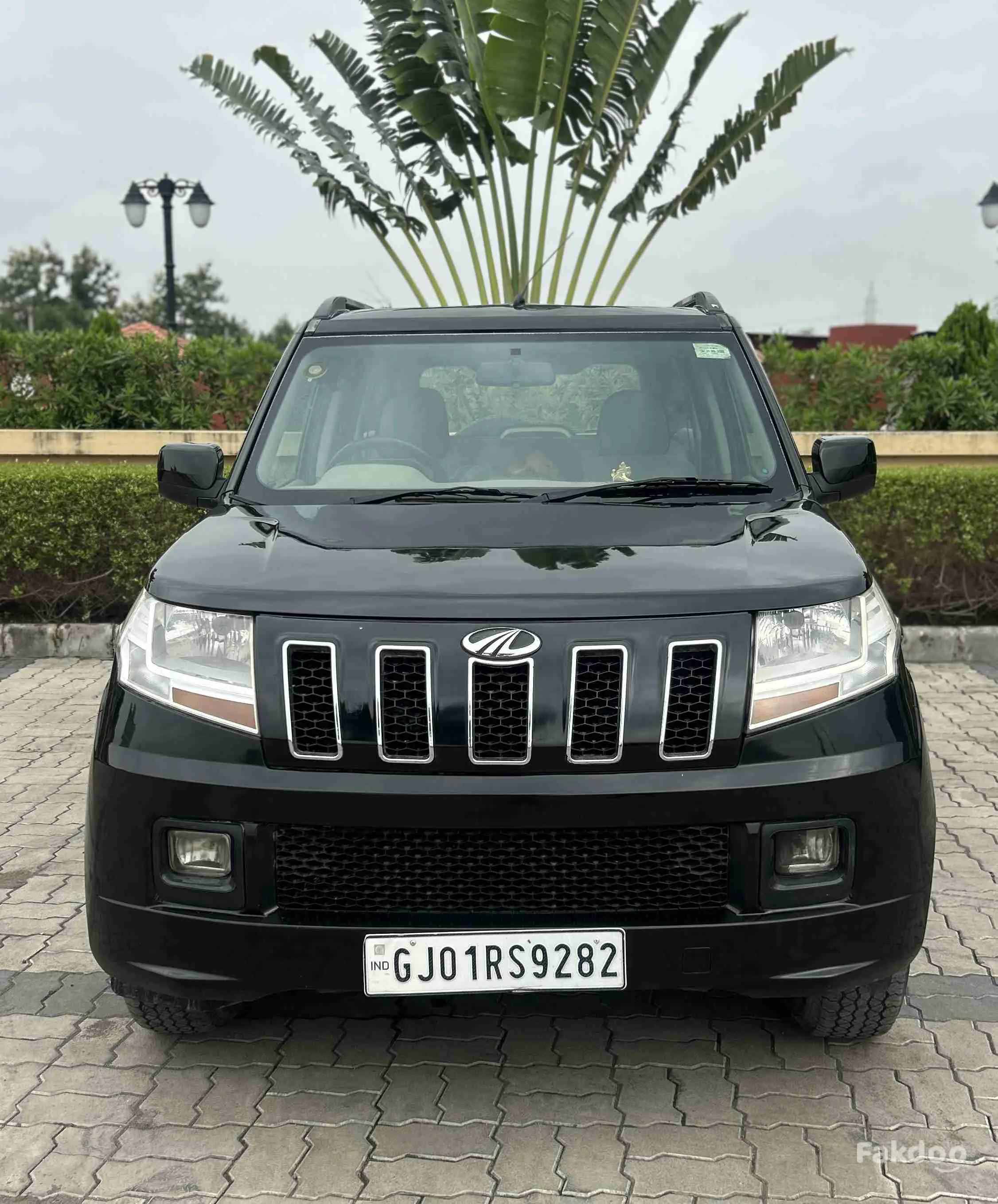 mahindra car sell