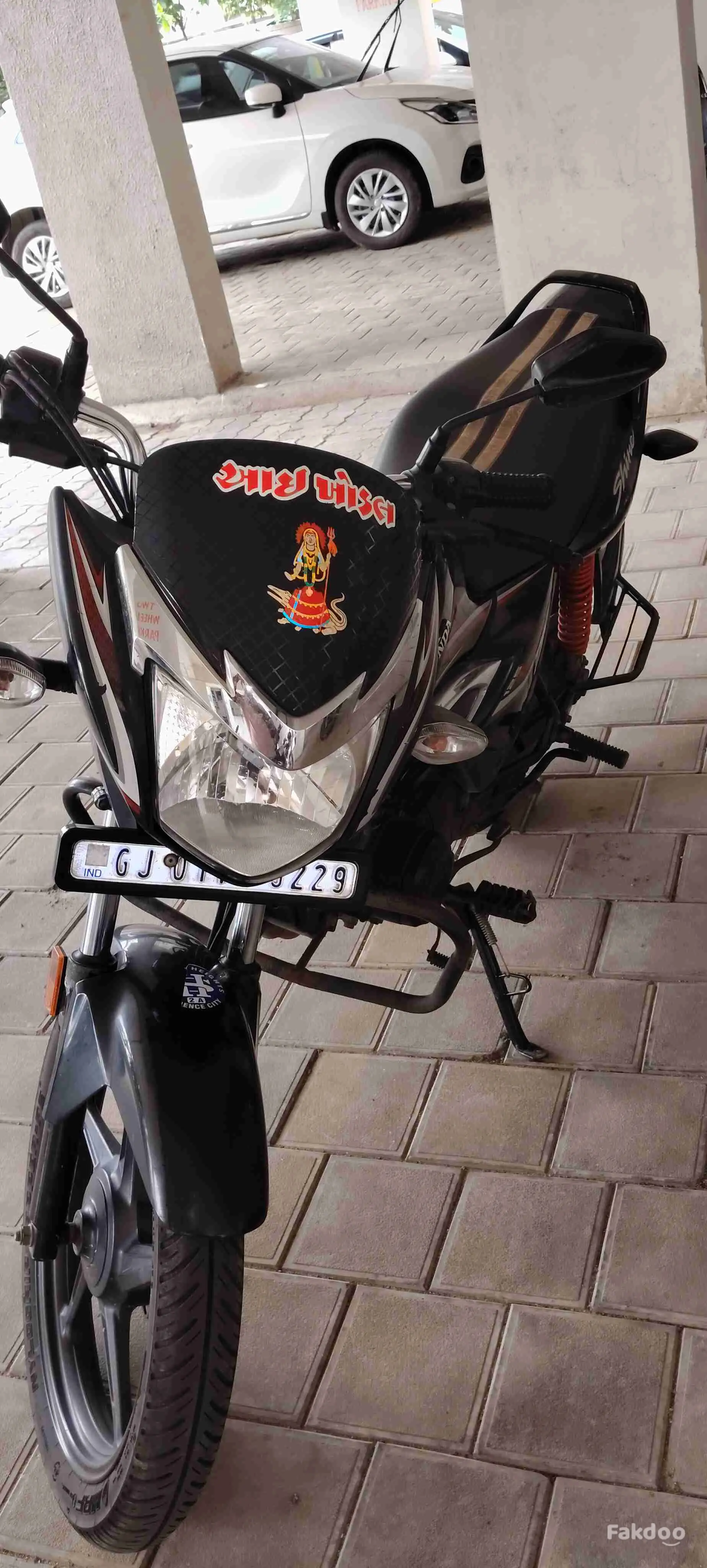 Honda shine well condition 1 st owner