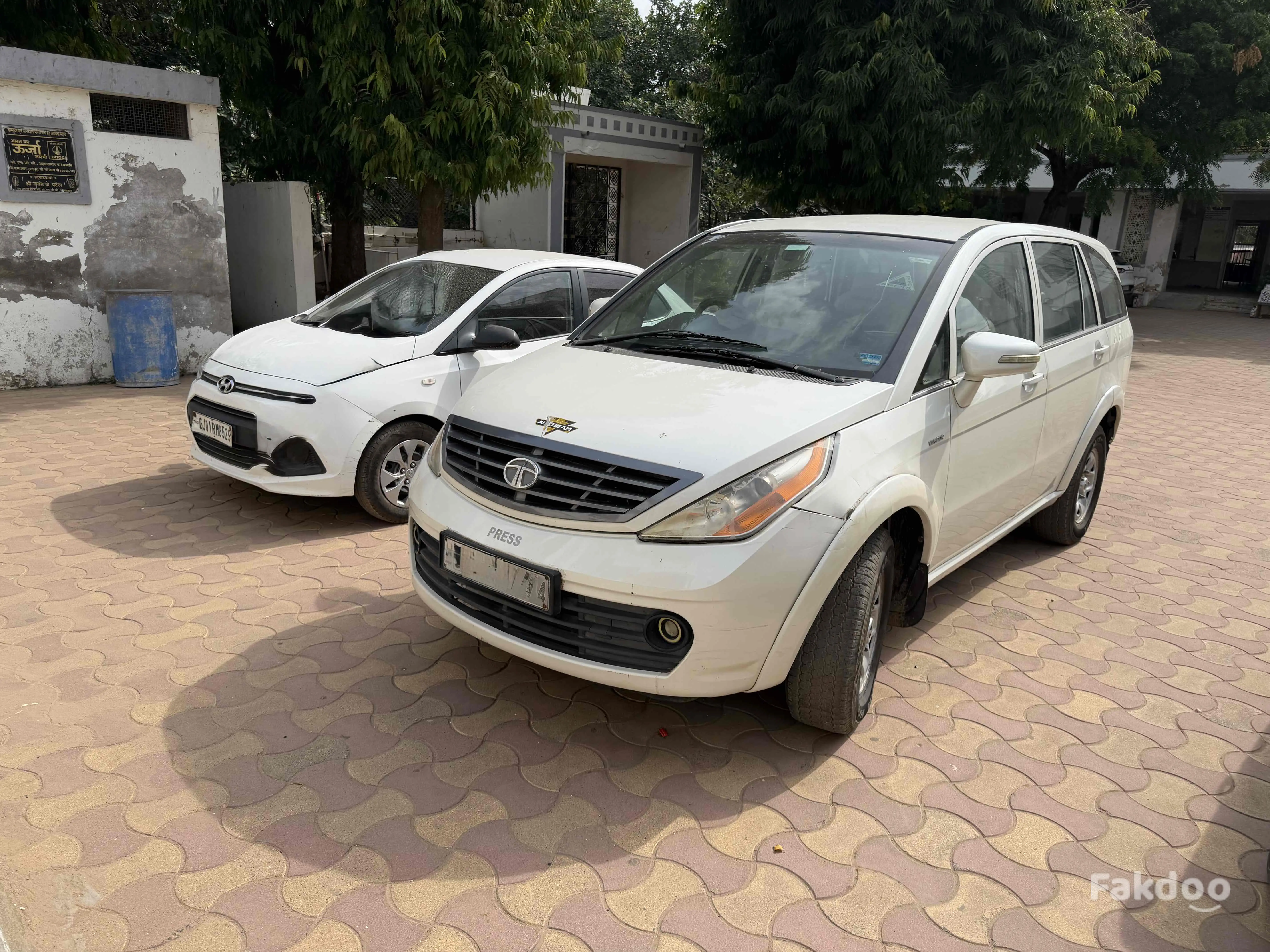 Buy Used Tata Aria 7 Seater in Gandhinagar, Gujarat - Fakdoo - 2 - Thumbnail