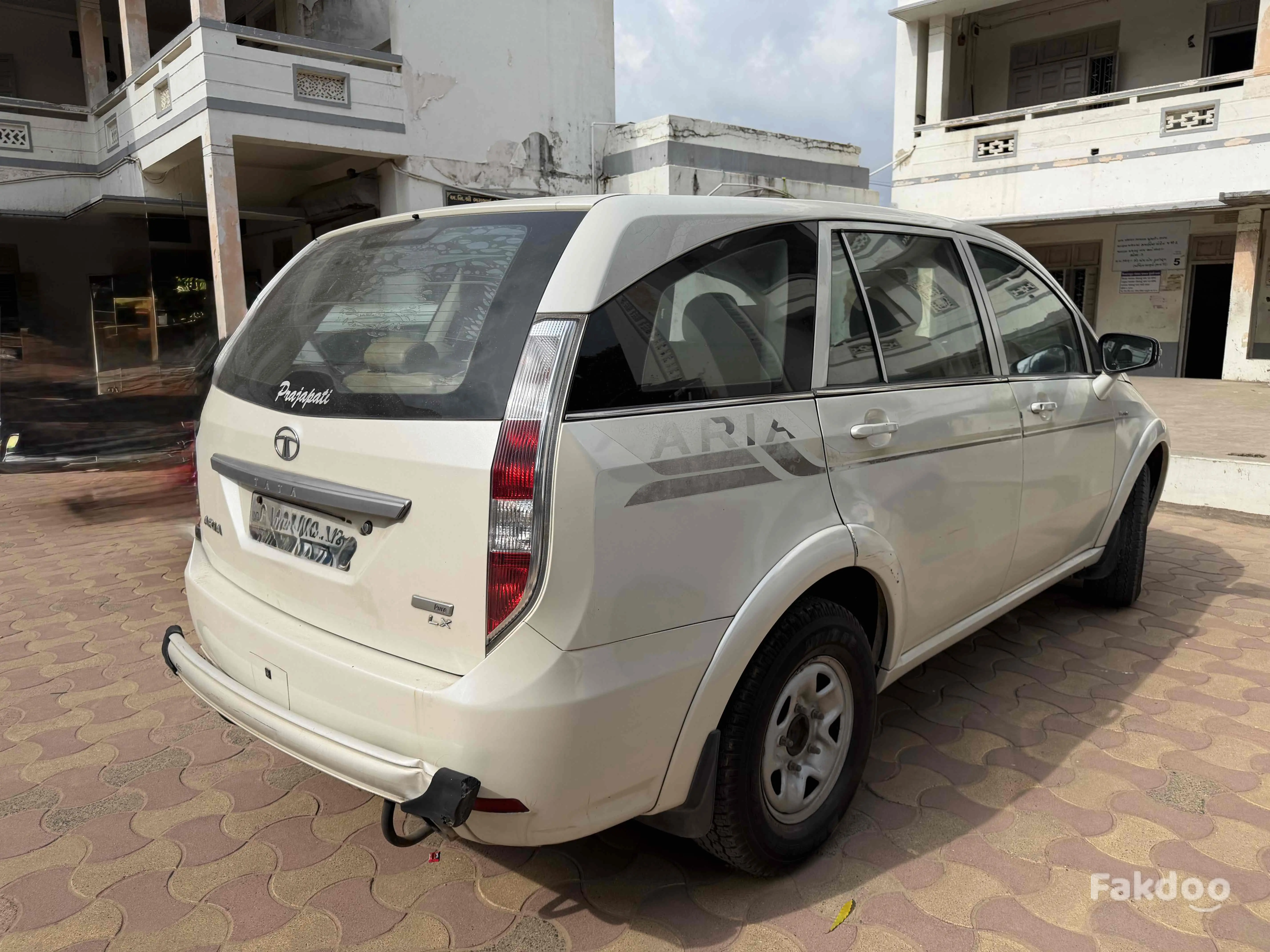 Buy Used Tata Aria 7 Seater in Gandhinagar, Gujarat - Fakdoo - 3 - Thumbnail