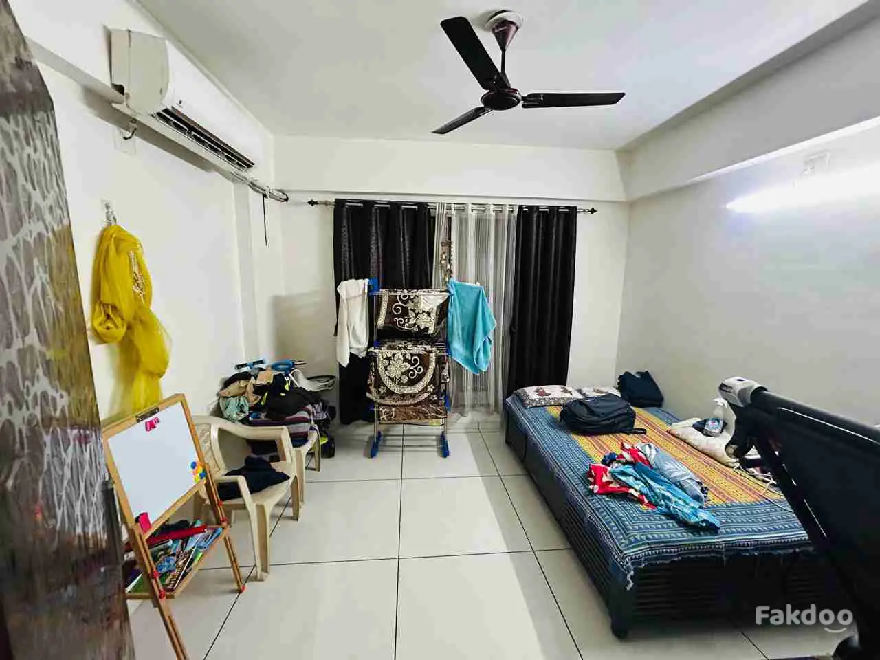Buy Used Flat in Ahmedabad, Gujarat - Fakdoo - 11 - Thumbnail