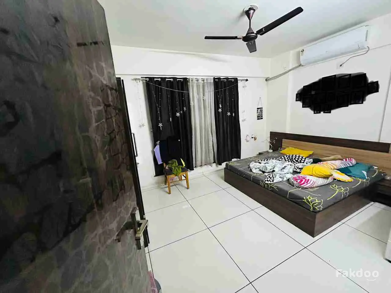 Buy Used Flat in Ahmedabad, Gujarat - Fakdoo - 9 - Thumbnail