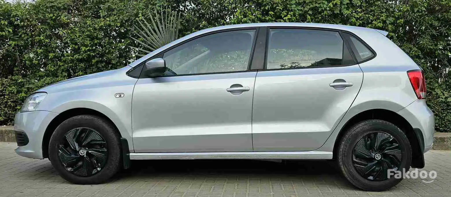 Volkswagen Polo Diesel in Mithakhali Village, Ahmedabad, Gujarat - Fakdoo - 4 - Thumbnail