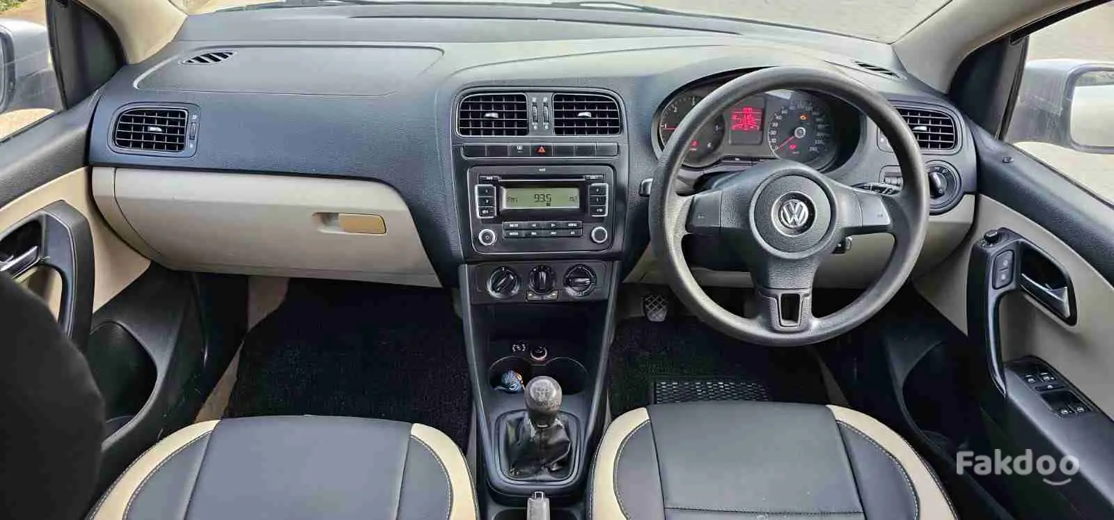 Volkswagen Polo Diesel in Mithakhali Village, Ahmedabad, Gujarat - Fakdoo - 10 - Thumbnail