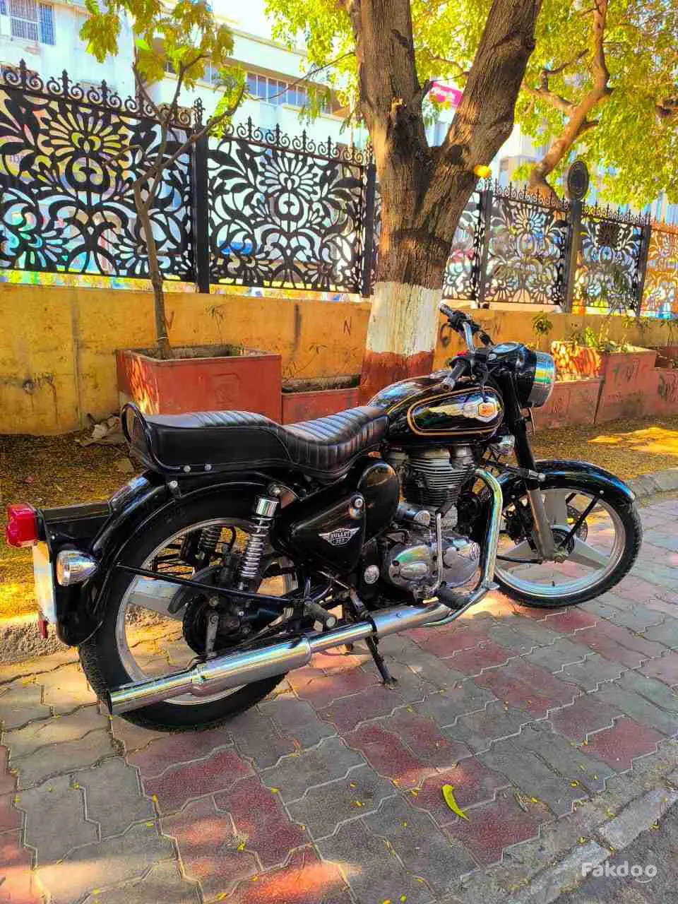 Buy Used Royal Enfield Classic 350 in Rajkot, Gujarat - Fakdoo - 4 - Thumbnail