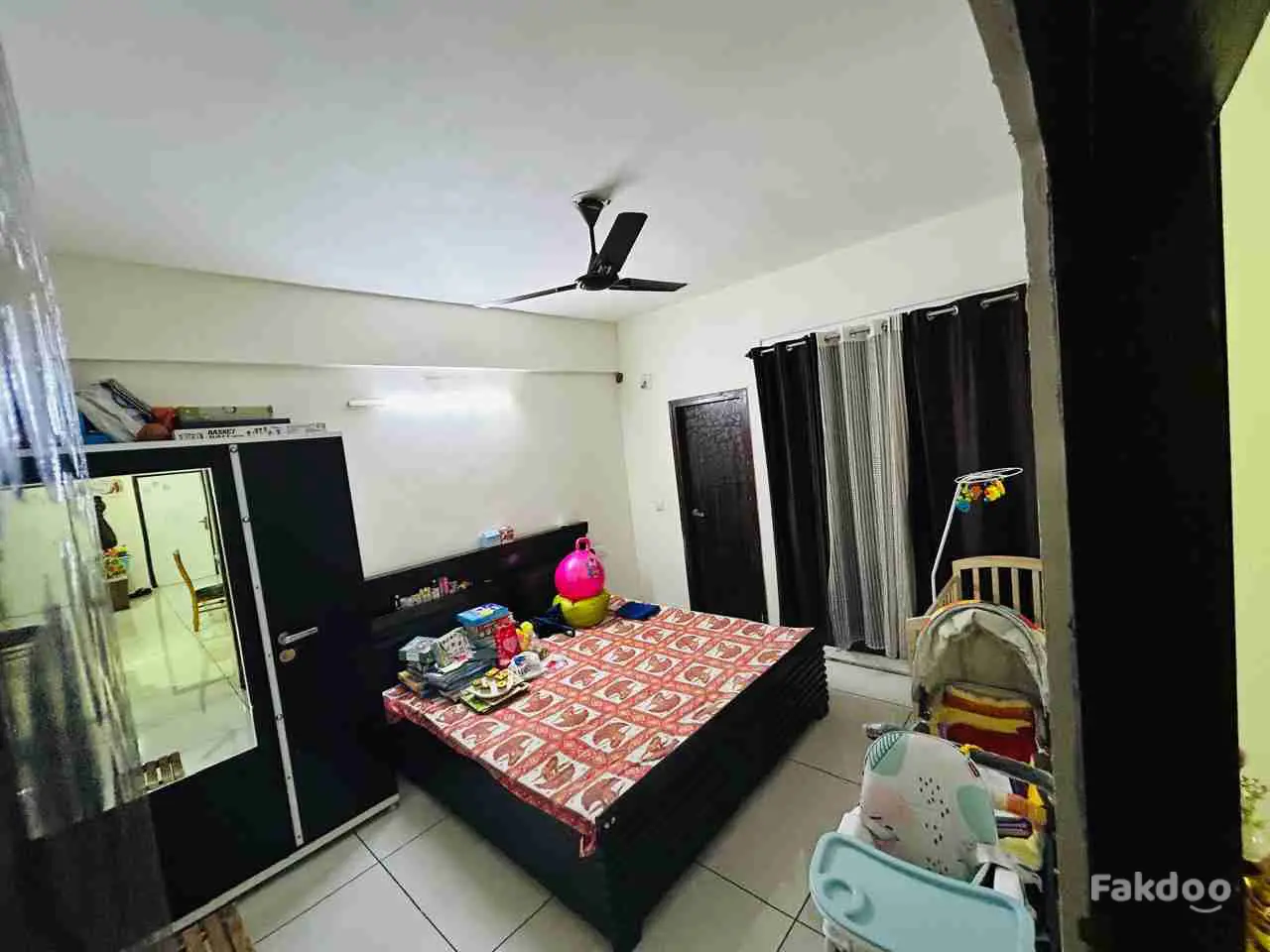 Buy Used Flat in Ahmedabad, Gujarat - Fakdoo - 12 - Thumbnail