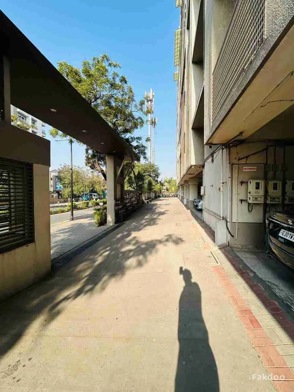 Buy Used Flat in Ahmedabad, Gujarat - Fakdoo - 4 - Thumbnail