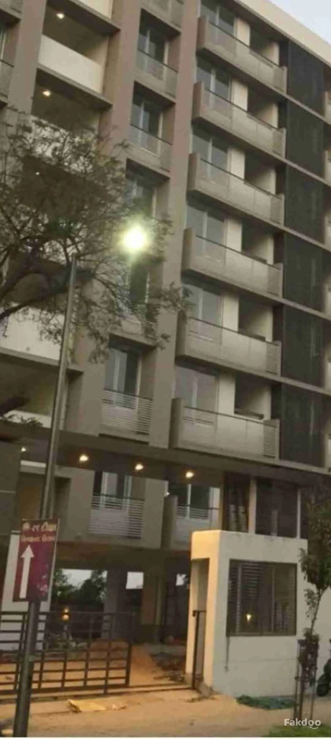 Buy Used Flat in Ahmedabad, Gujarat - Fakdoo - 13 - Thumbnail