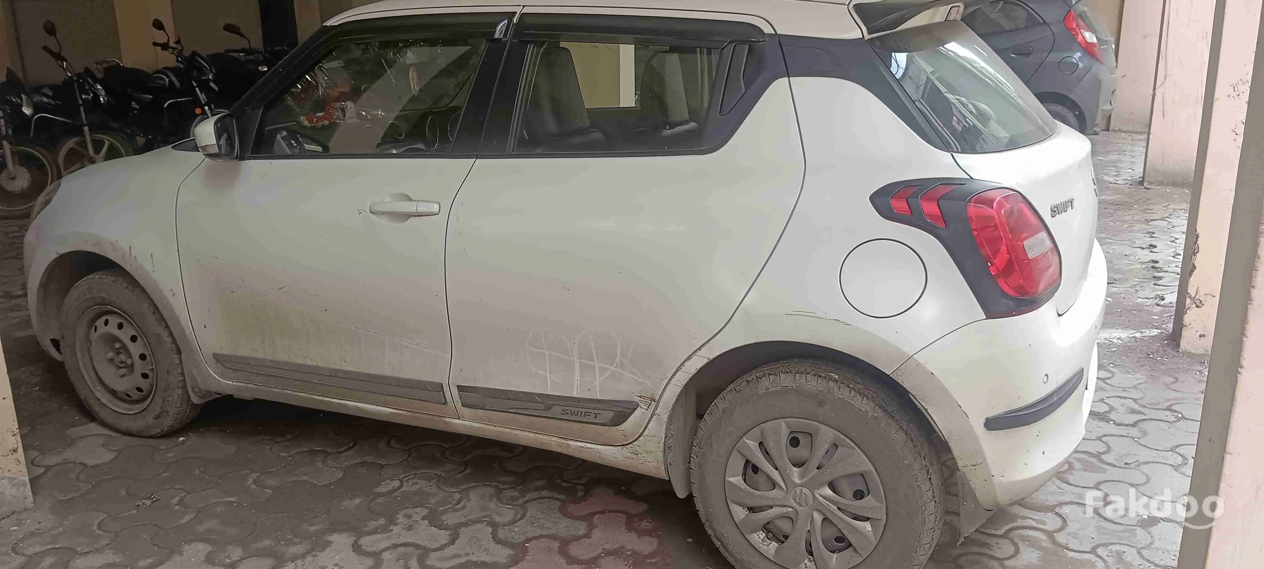 Buy Used Maruti Swift in Vadodara, Gujarat - Fakdoo - 9 - Thumbnail