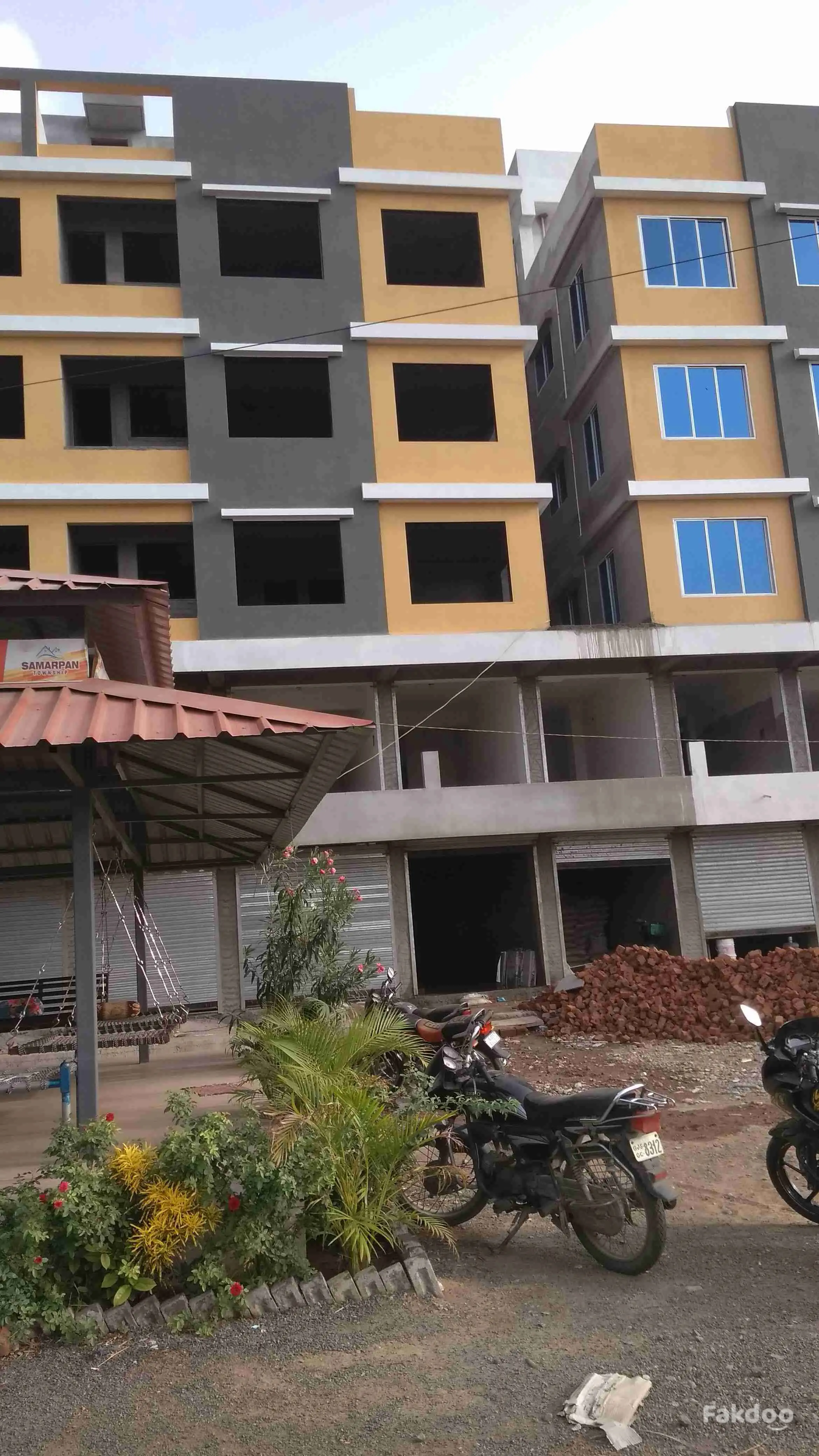 Buy Used 2BHK Apartment in Surat, Gujarat - Fakdoo - 2 - Thumbnail